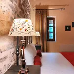 Theopetra Home Apartment *